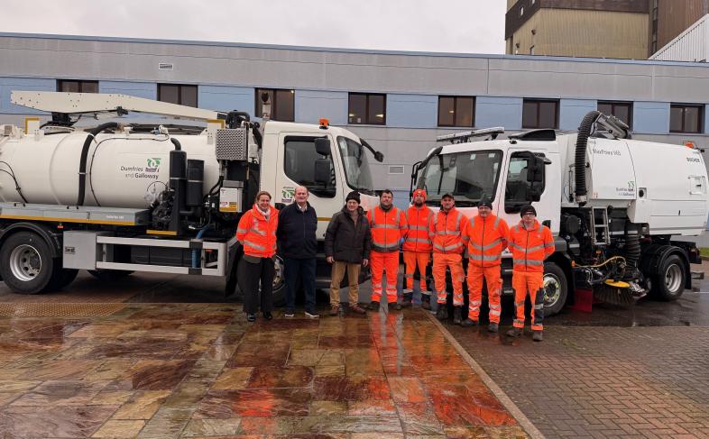 Street Cleansers with operatives and Chair and Vice-Chair of Economy and Infrastructure Committee
