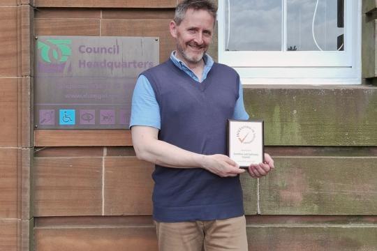 Councillor Stephen Thompson with the Volunteering Accreditation